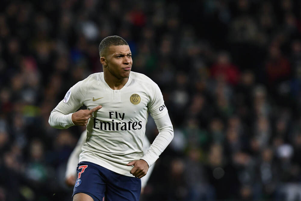 中足联：中超年支出不超过6亿、国内球员限薪500万